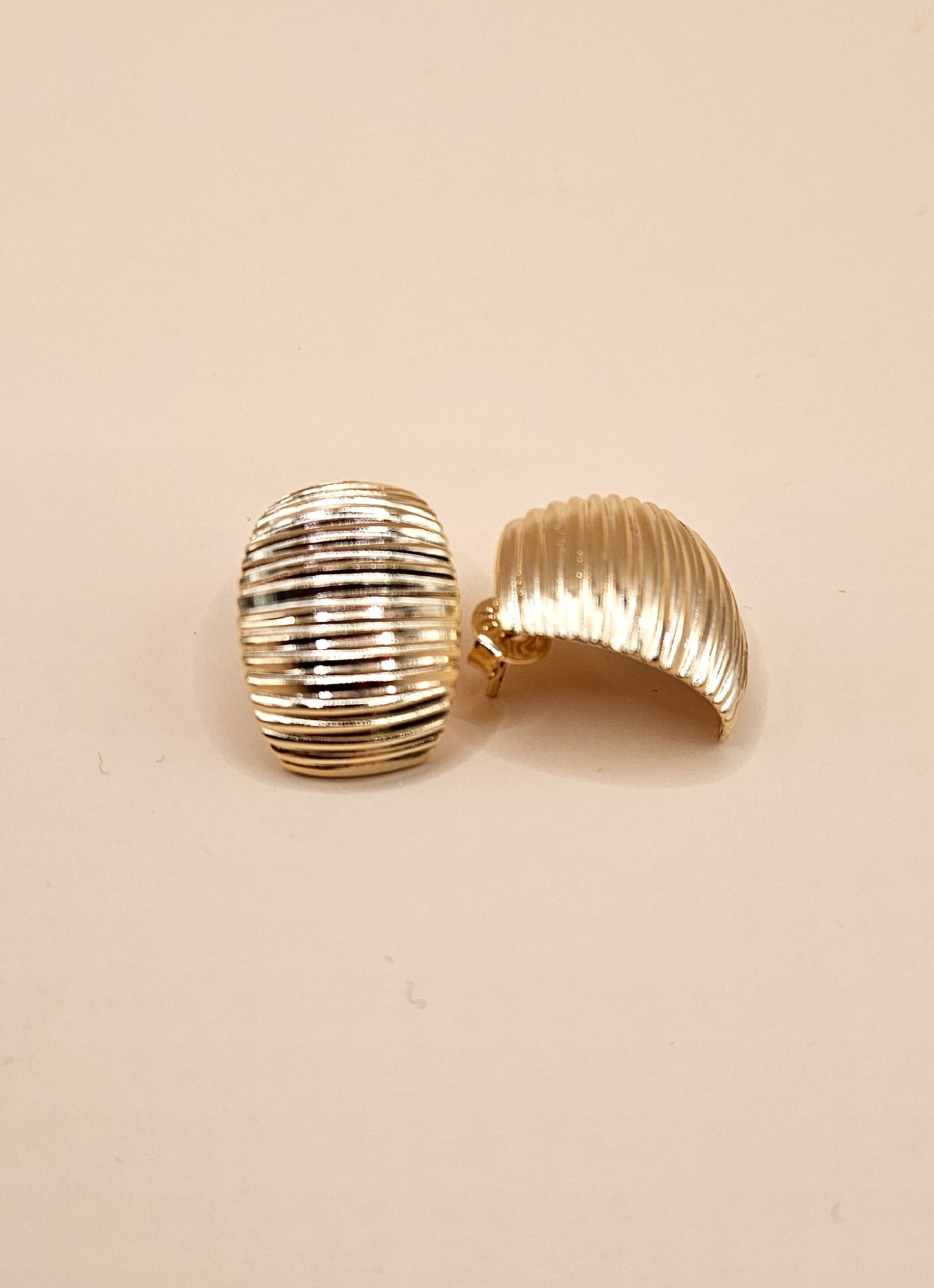Luna Ribbed Hoops – Textured Gold Dome Earrings | LUDUVICE