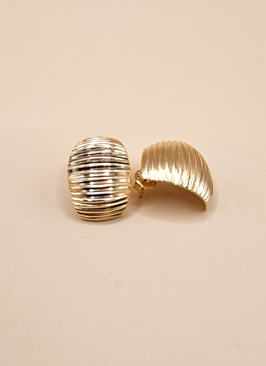 Luna Ribbed Hoops – Textured Gold Dome Earrings | LUDUVICE