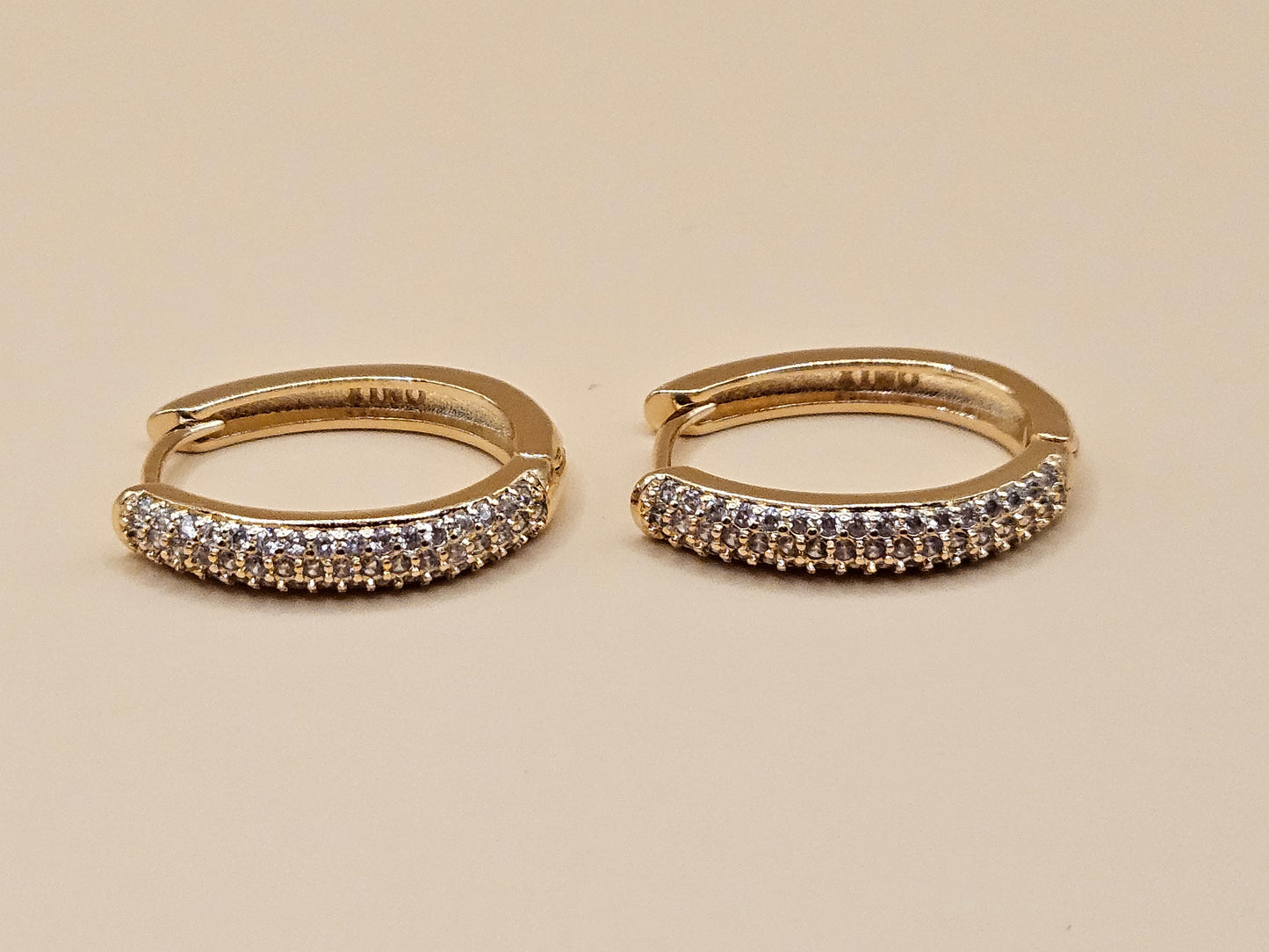 Éclat Pavé Hoops – Gold Pavé Zirconia Earrings | LUDUVICE