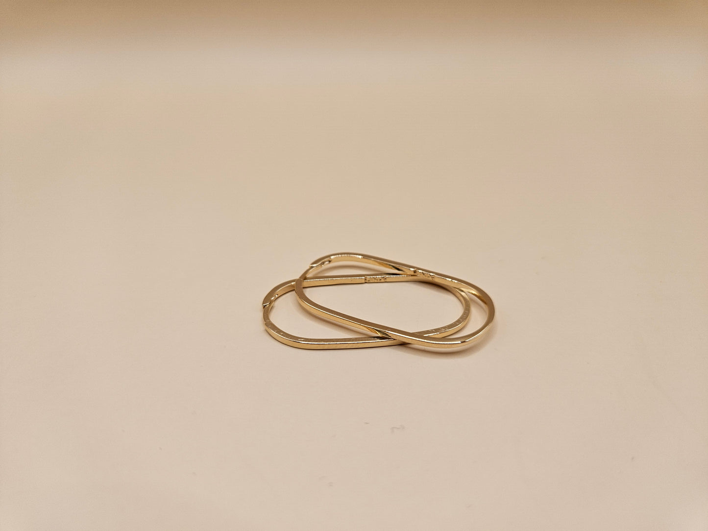 Élise Organic Hoop Earrings
