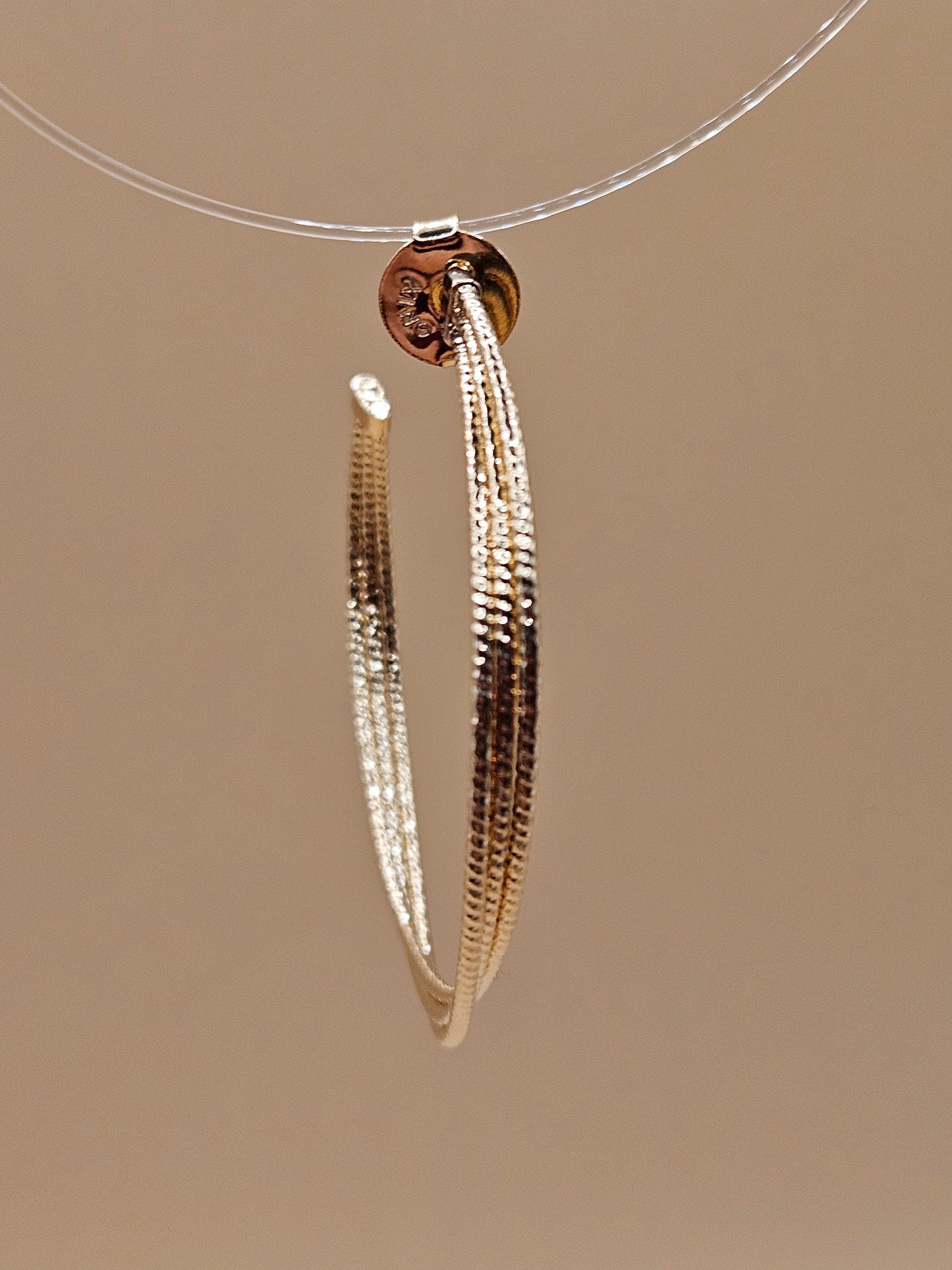 Lira Textured Hoops – Elegant Gold Hoop Earrings | LUDUVICE